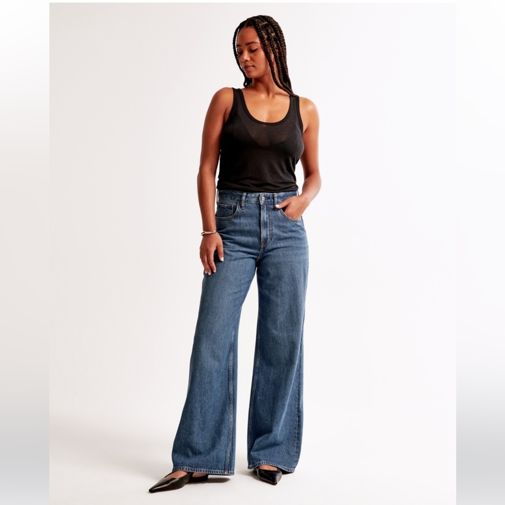 Abercrombie Curve Love High Rise Wide Leg Jean